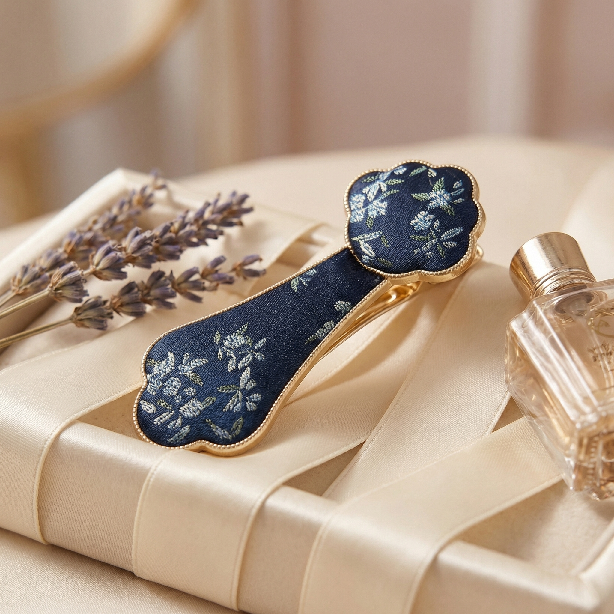 Shu Brocade Hair Clip