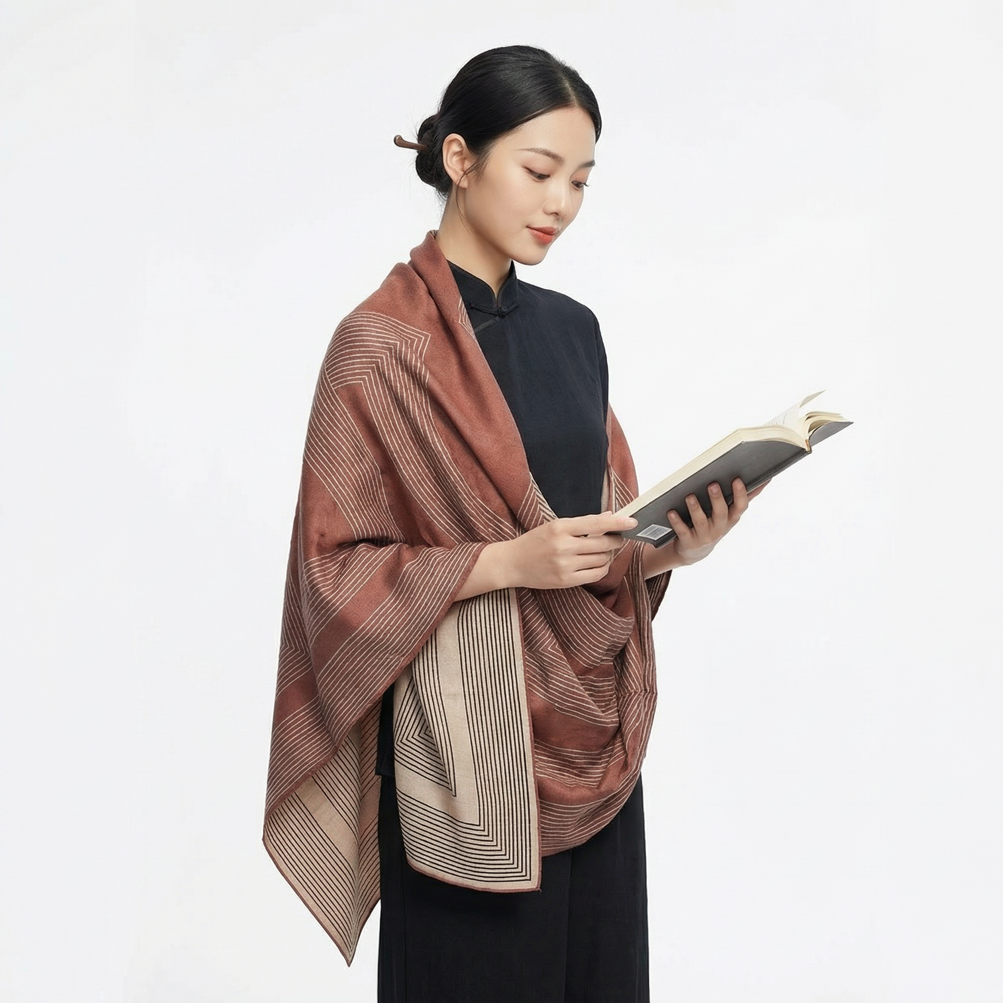 Shu Brocade Shawl - 100% Mulberry Silk | Hand-Cut, Soft & Versatile 140×140cm, traditional pattern